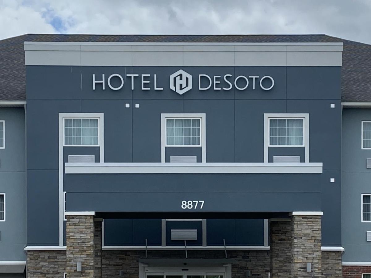 Hotel Desoto Олив-Бранч Экстерьер фото